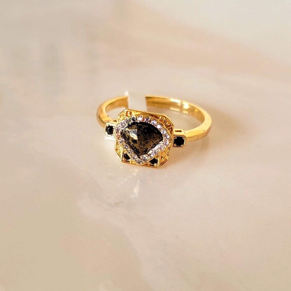 💍2 for $20 Fragrant Jewels Wicked Gold Ring